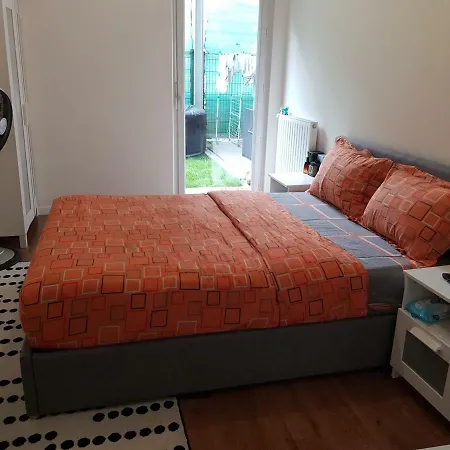 Apartment F2 Avec Jardin Et Jacuzzi