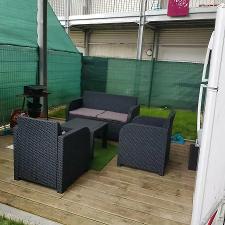 F2 Avec Jardin Et Jacuzzi