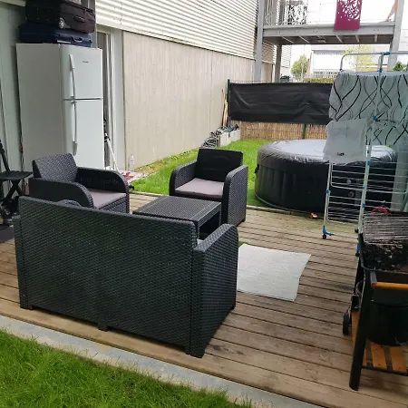 F2 Avec Jardin Et Jacuzzi Apartment *