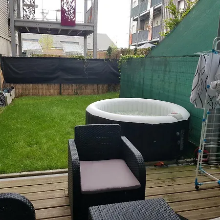 Apartment F2 Avec Jardin Et Jacuzzi *