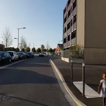 F2 Avec Jardin Et Jacuzzi Apartment *